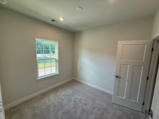 Building Photo - 1013 Arborway Ln