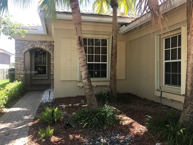 Building Photo - 12400 NW 78th Manor