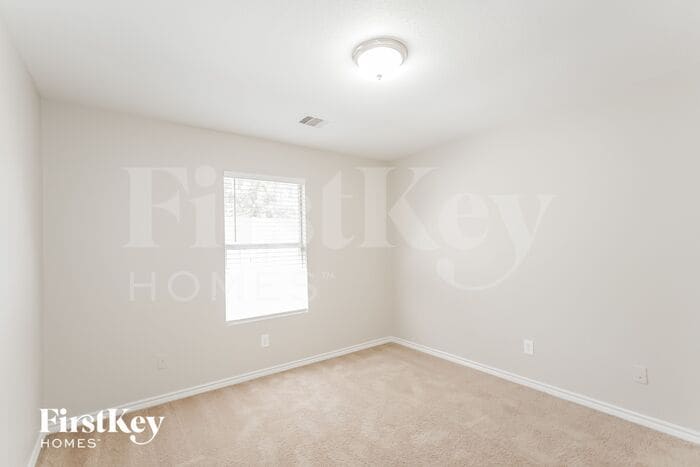 Building Photo - 1610 Quail Run