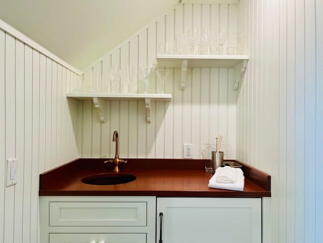 Building Photo - 3 Field Club Ln