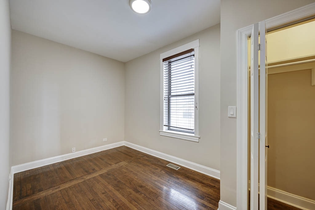 Building Photo - 2013 N Hoyne Ave