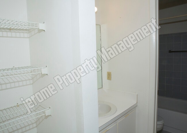Building Photo - 98442 Windward Ave