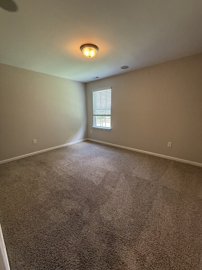Building Photo - 6855 Coopers Hawk Trail
