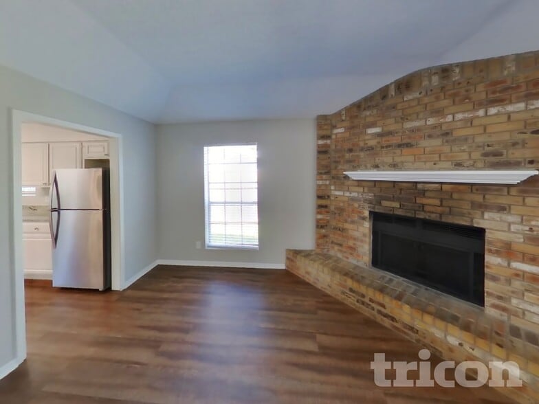 Building Photo - 824 Hollow Creek Rd