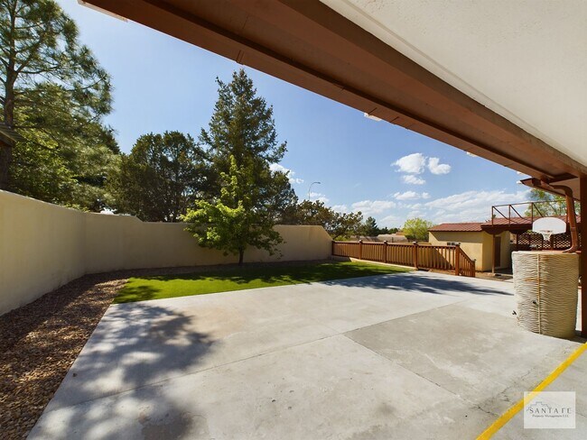 Building Photo - Beautifully Remodeled single Level Home Available Now