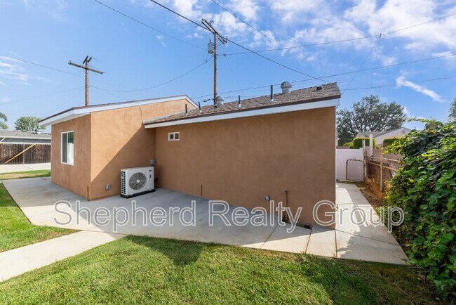 Building Photo - 130 N Lark Ellen Ave