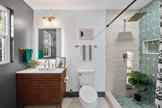 Building Photo - 610 Ford St