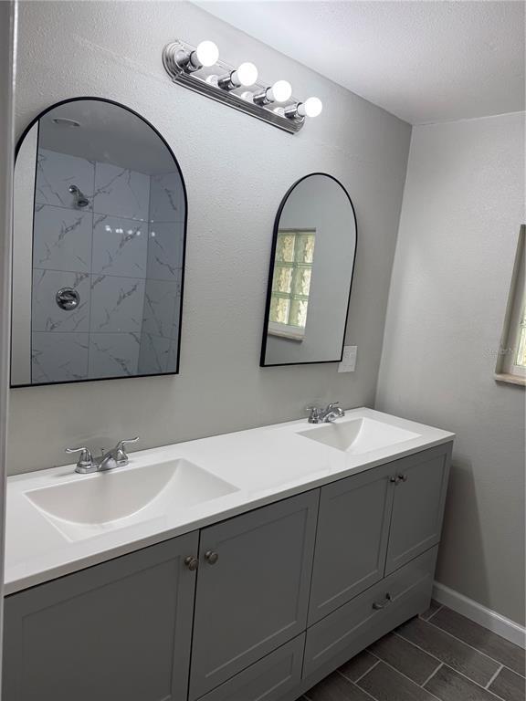 Building Photo - 421 E Warren Ave