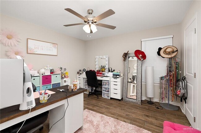 Building Photo - 3226 El Paso Dr