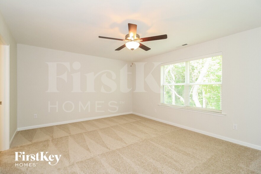 Building Photo - 2604 Dallas Dr