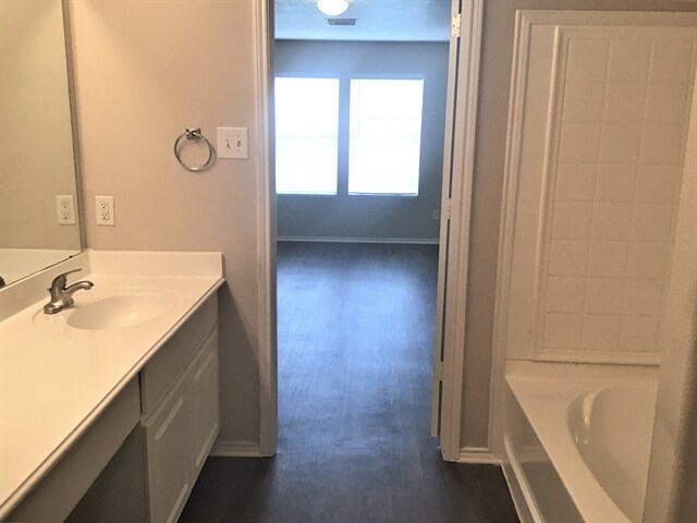 Building Photo - 9530 Belleclarie Ln