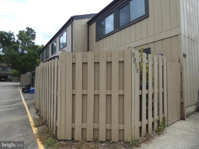 Building Photo - 9058 Arlington Blvd