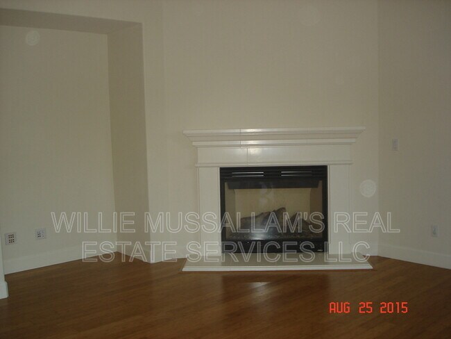 Building Photo - 685 W Rico Way