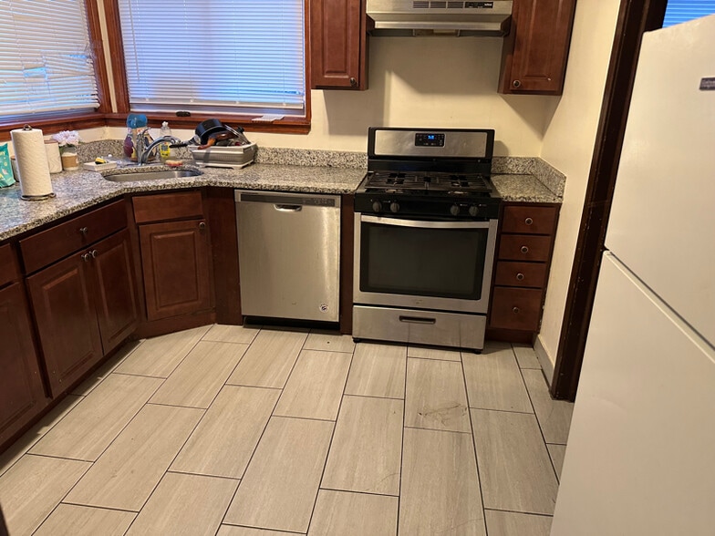 Building Photo - 12504 S Loomis St