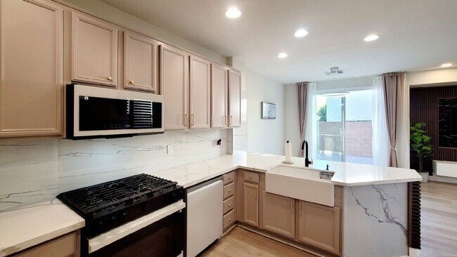 Building Photo - 8360 Creek Canyon Ave