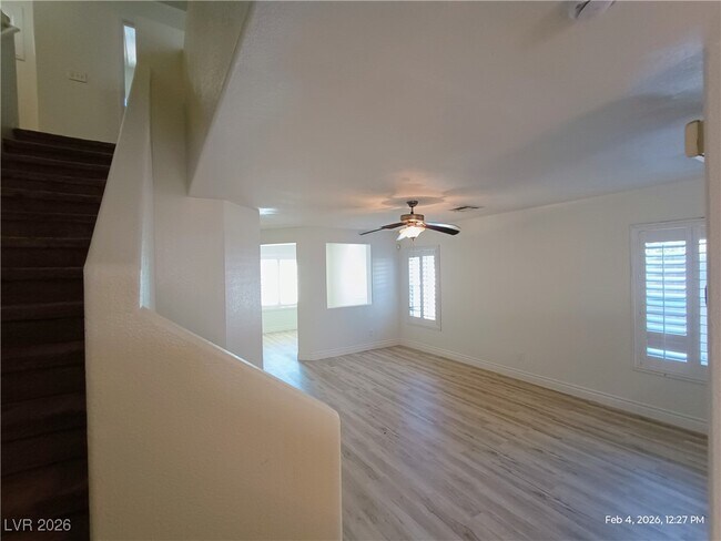 Building Photo - 674 Iron Bridge St