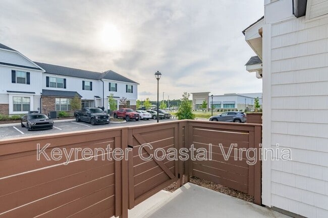 Building Photo - 1302 Kathy Ann Wy E