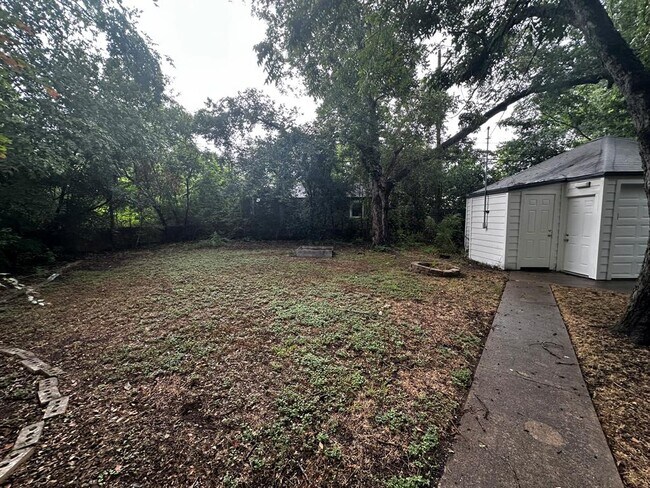 Building Photo - 2404 Indian Trail