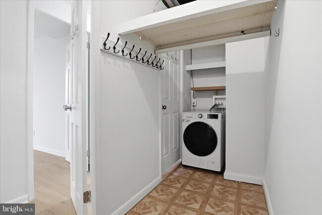 Building Photo - 4600 Duke St