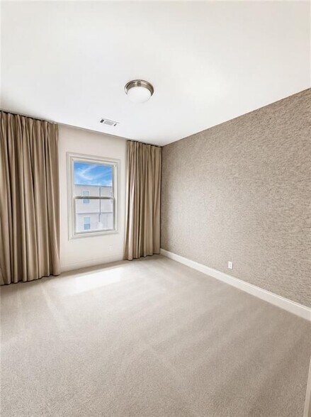 Building Photo - 1915 Skyfall Cir