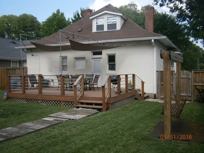 Building Photo - 2213 10th Ave S