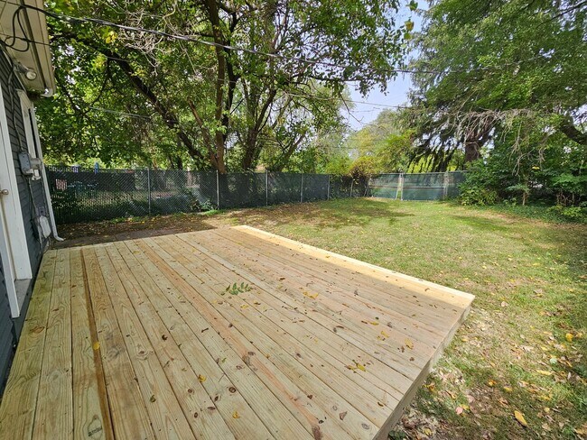 Building Photo - 519 Howard St