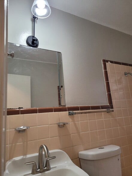 Building Photo - 3717 Springdale rd