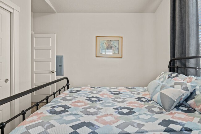 Building Photo - Beautiful Home in Garden City!