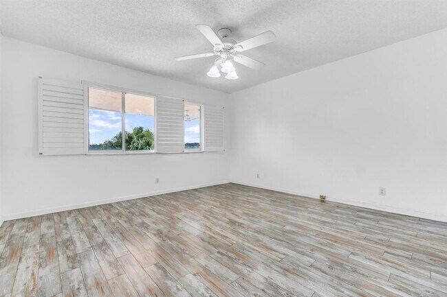 Building Photo - 1333 SW 175th Way