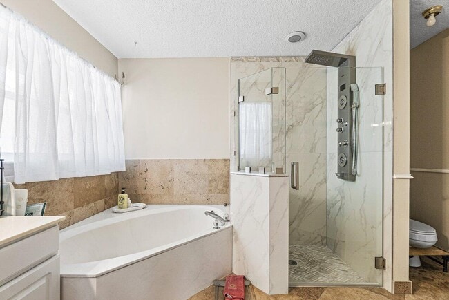 Building Photo - 7600 Cocoanut Dr