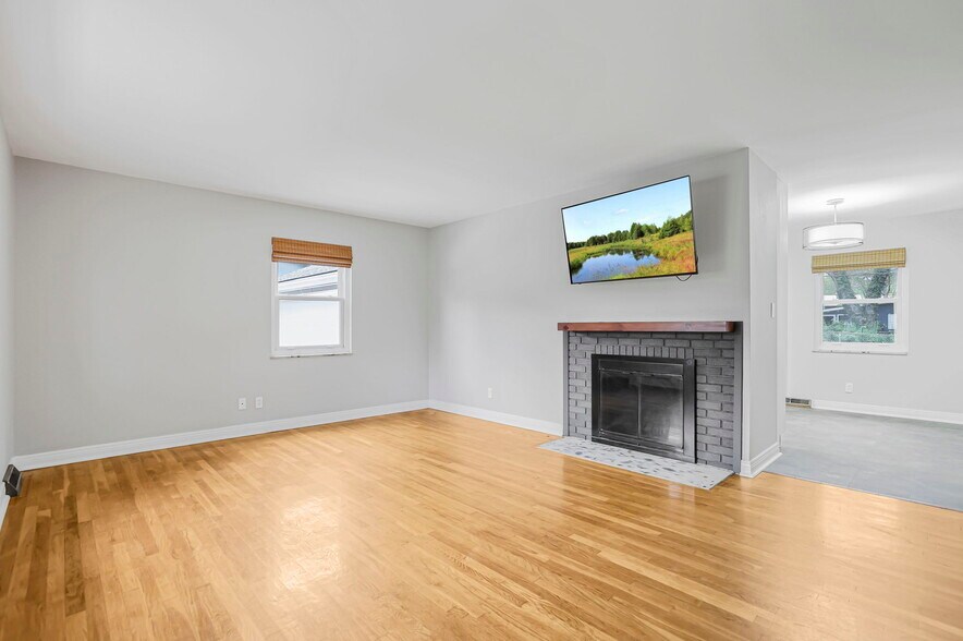 Building Photo - 1062 Oberlin Dr