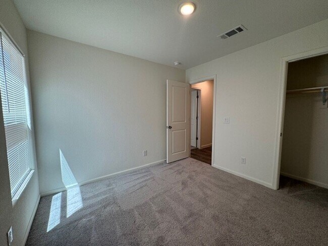 Building Photo - 1 Yr New 3 BR 2BA in Chaparral Terrace w/ ...