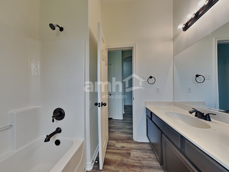 Building Photo - 1325 Rosedale Springs Ln