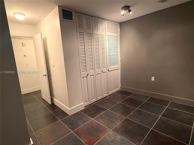 Building Photo - 1631 NE 114th St