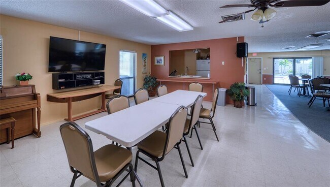 Building Photo - 76 Sandstone Cir