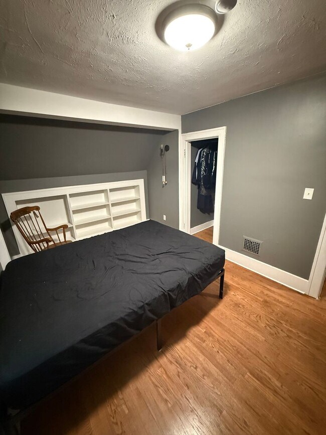 Building Photo - Charming 3BR House in Waterford