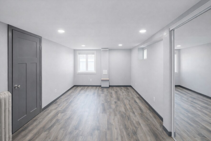 Building Photo - 809 13th Ave SE