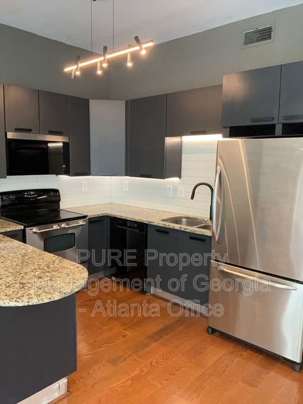 Building Photo - 89 Mangum St SW