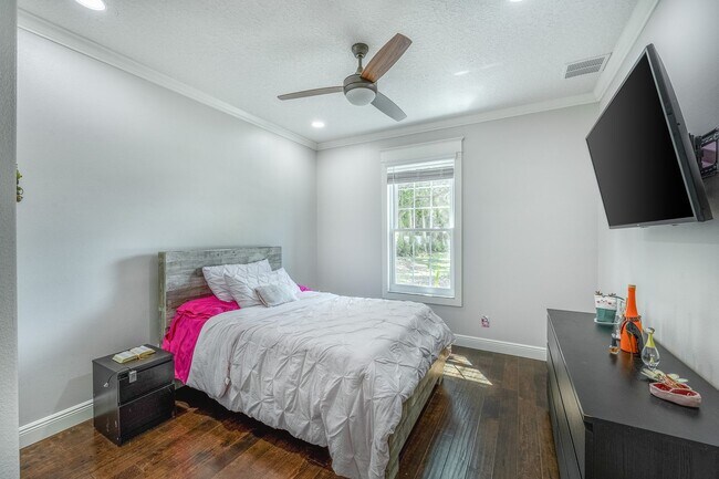 Building Photo - Gorgeous 4bed/3bath home FOR RENT at Winte...