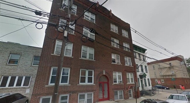 Building Photo - 15 Hopkins Ave