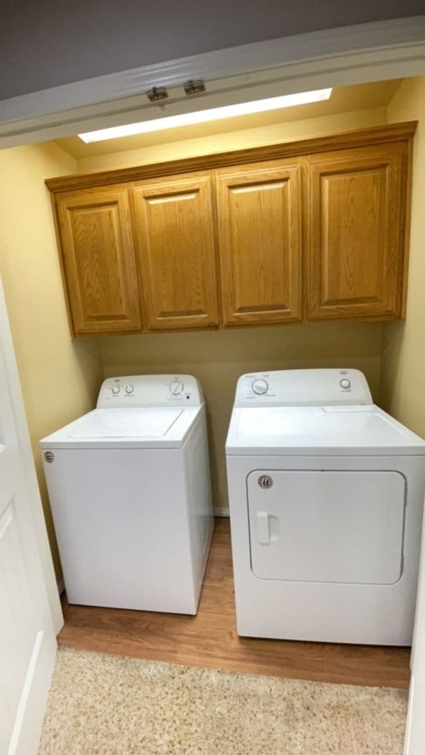 Building Photo - Spacious 3-Bed, 2.5-Bath Fourplex with Gar...