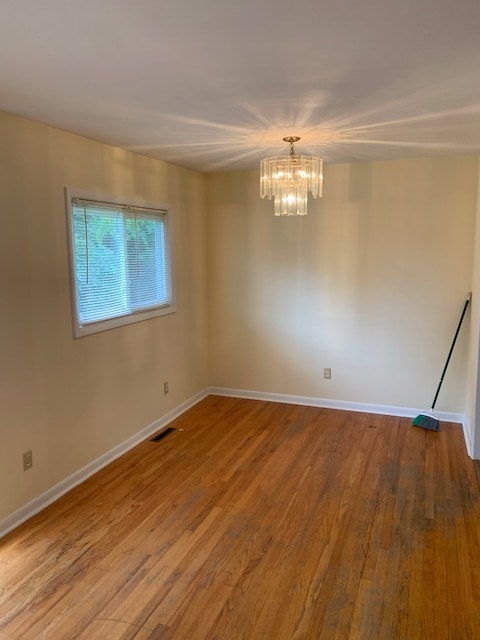 Building Photo - 1302 Lyndale Dr