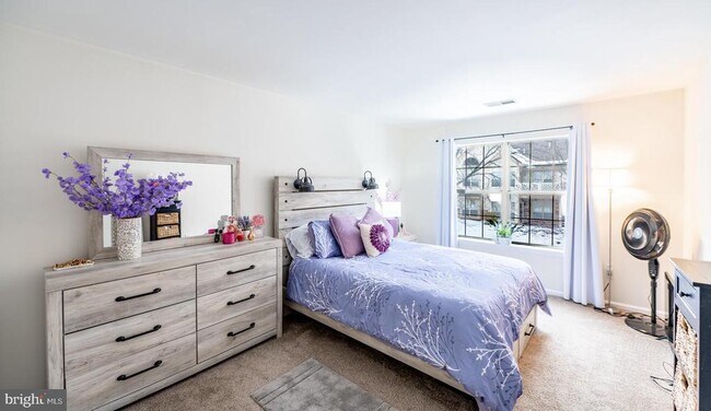 Building Photo - 1012 Foxmeadow Dr