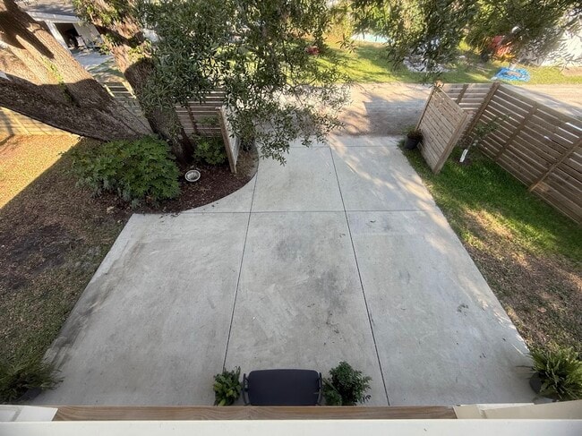 Building Photo - 406 Caverly Ln
