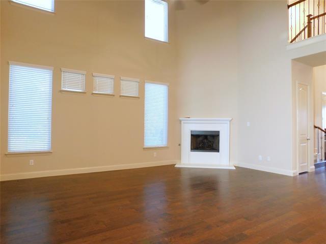 Building Photo - 1704 Serra Dr