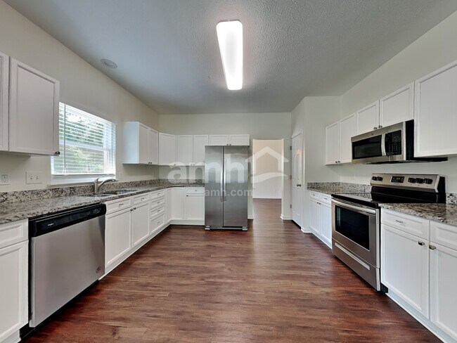 Building Photo - 1668 Comanche Run