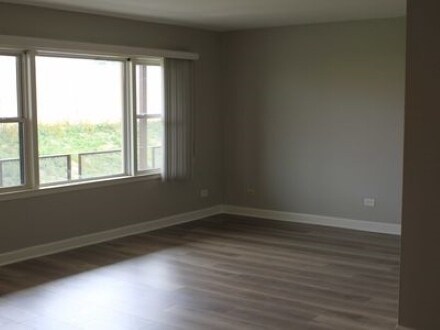 Building Photo - 9616 W Higgins Rd