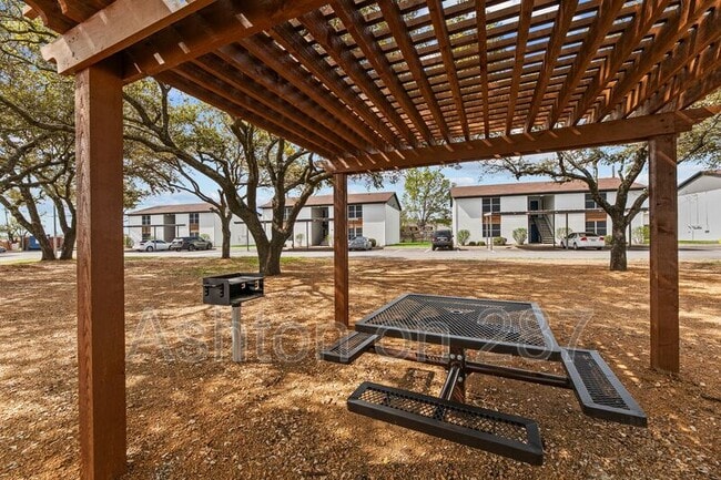Building Photo - 1301 US-287