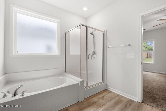 Building Photo - 98 Great Bend Dr