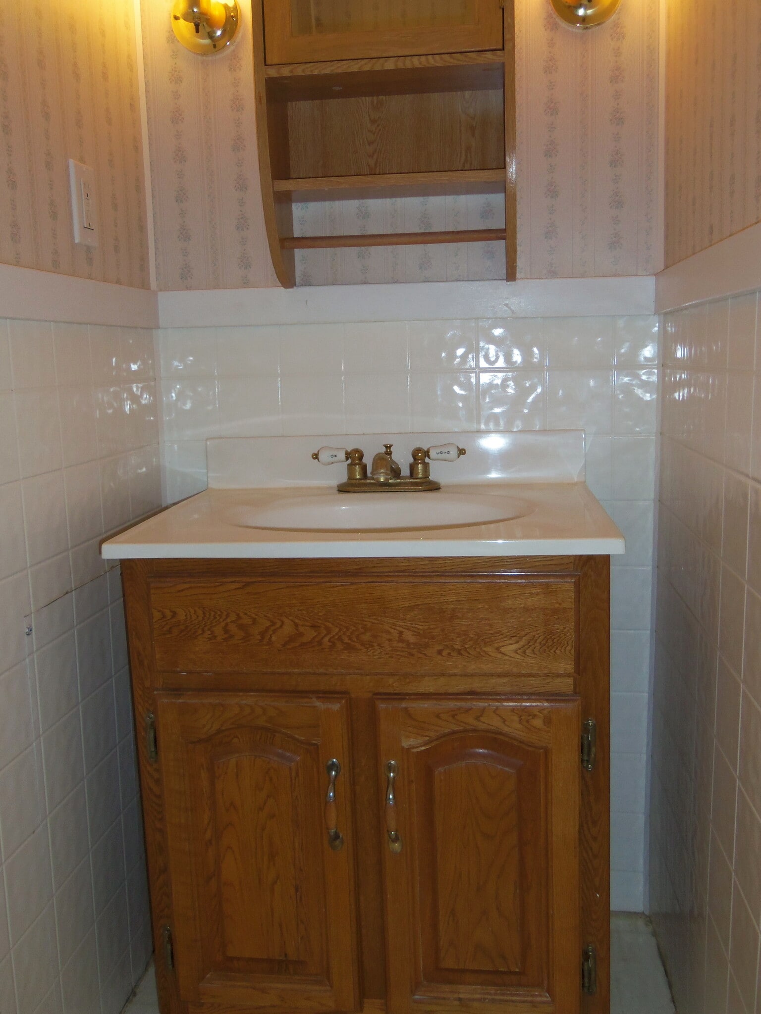 Building Photo - 122 W Central St